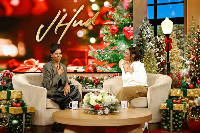 Michelle Obama appears with Jennifer Hudson