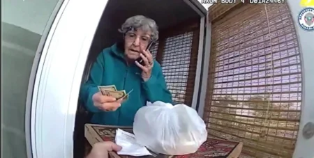 Florida Cop Delivers Pizza After Alligator Terrifies Delivery Driver