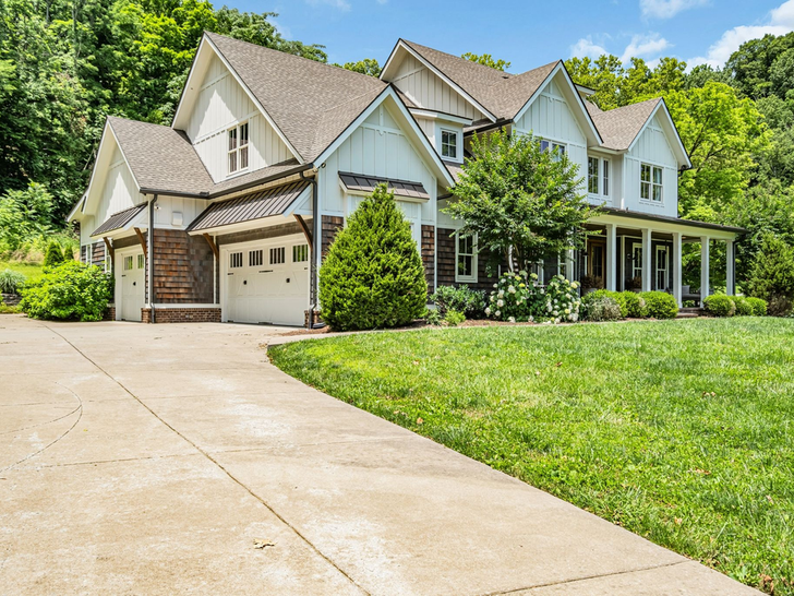 Kristin Cavallari Nears Sale of $8.9 Million Nashville Home After Major Price Drop 1 Kristin Cavallari house