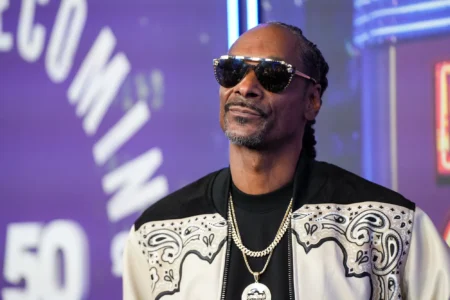 Snoop Dogg to Deliver Inspirational Graduation Speech at USC, Sharing Wisdom on Success and Entrepreneurship! Snoop Dog