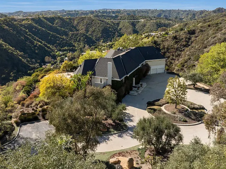 Terry and Heather Dubrow List Beverly Hills Mansion for $25 Million as They Opt for Apartment Life 1 massion