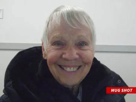 Elizabeth Smarts Kidnapper Wanda Barzee Smiles