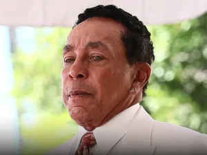 Smokey Robinson Calls Sexual Assault Claims ‘BS’ at LAX Smokey Robinson 1