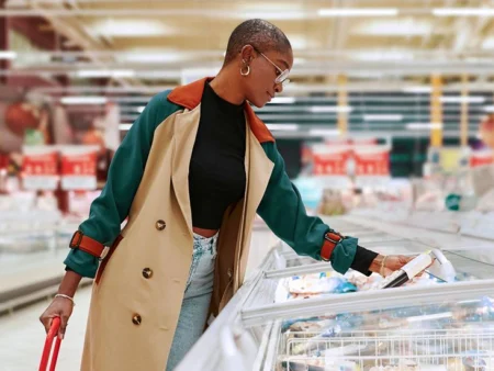 female buying frozen food 732 549 feature thumb