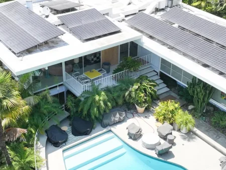 Brad Pitt’s L A Mansion Burglarized While He’s Overseas