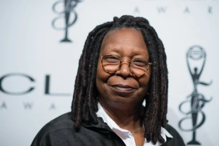 Whoopi Goldberg’s $30M Empire: From EGOT Wins to Talk Show Queen Whoopi-Goldberg-1