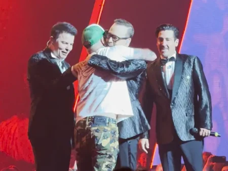 Backstreet Boys Crash NKOTB’s Vegas Show—Fans Go Wild! Backstreet Boys Crash NKOTB’s Vegas Show—Fans Go Wild