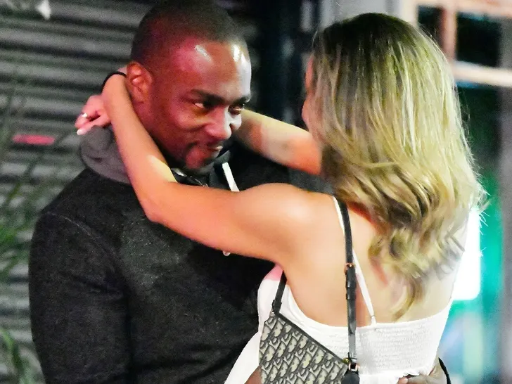 Anthony Mackie Caught in Steamy London PDA with Mystery Blonde 1 Anthony Mackie