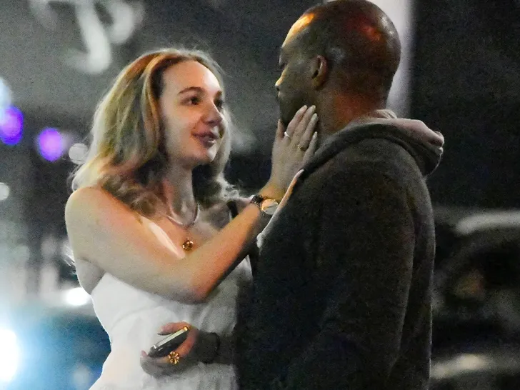 Anthony Mackie Caught in Steamy London PDA with Mystery Blonde 2 Anthony Mackie