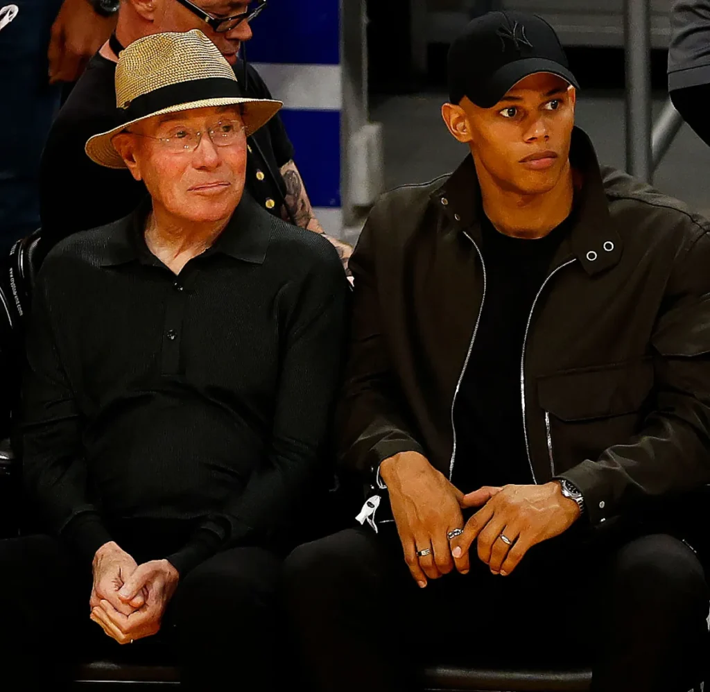 David Geffen Calls Estranged Husband’s $8.8B Claims a “Shakedown” Billionaire David Geffen and Ex Go Go Dancer Split With No Prenup