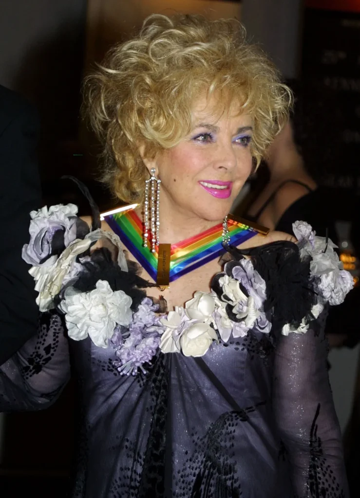 Taylor Swift Honors Elizabeth Taylor on New Album — Son Reacts 1 Dame Elizabeth Taylor Through the Years 14