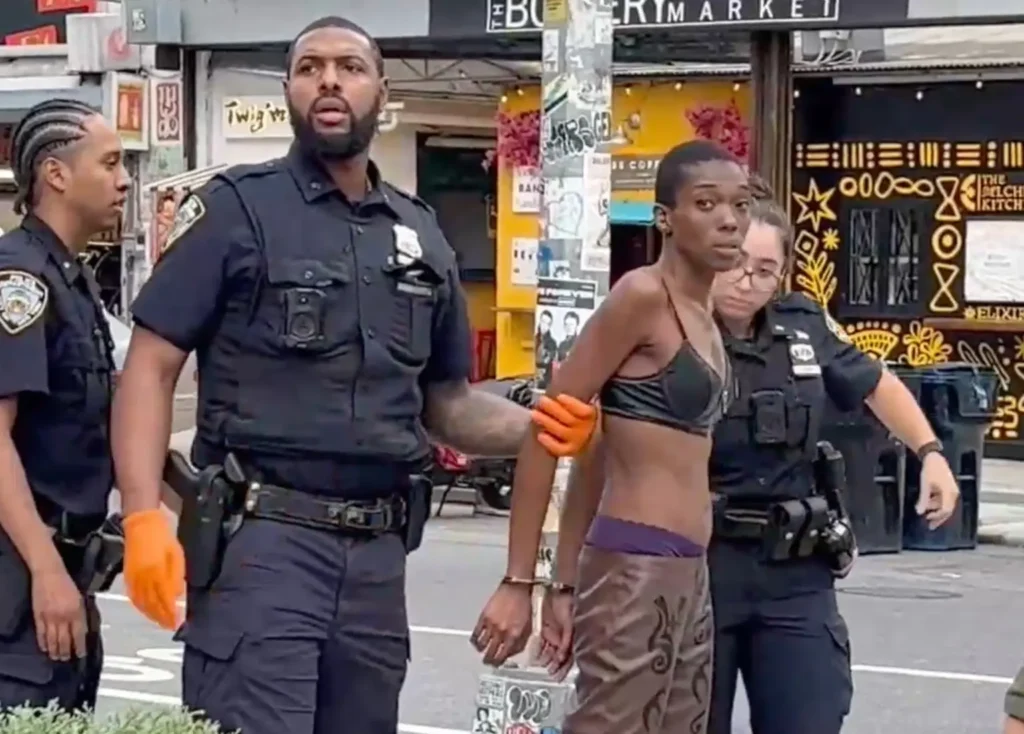 Hammer Wielding Woman Attacks Drakes NYC OVO Store