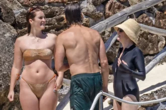 Julianne Moore, Bart Freundlich and their daughter Liv on the Tuscan coast of Grosseto, Italy on July