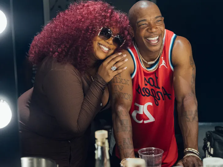Lizzo & Ja Rule Throw Back Shots Backstage Before His L.A. Show