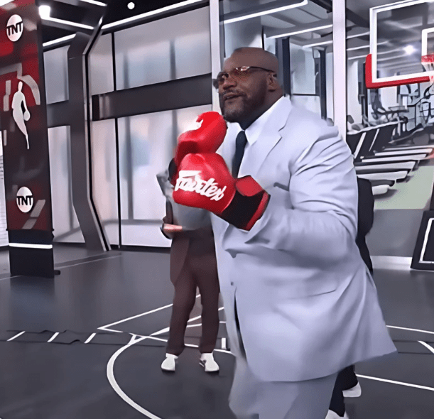 Shaq Accepts Celebrity Boxing Challenge