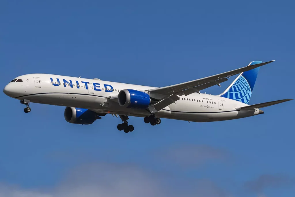 united airlines boeing dreamliner