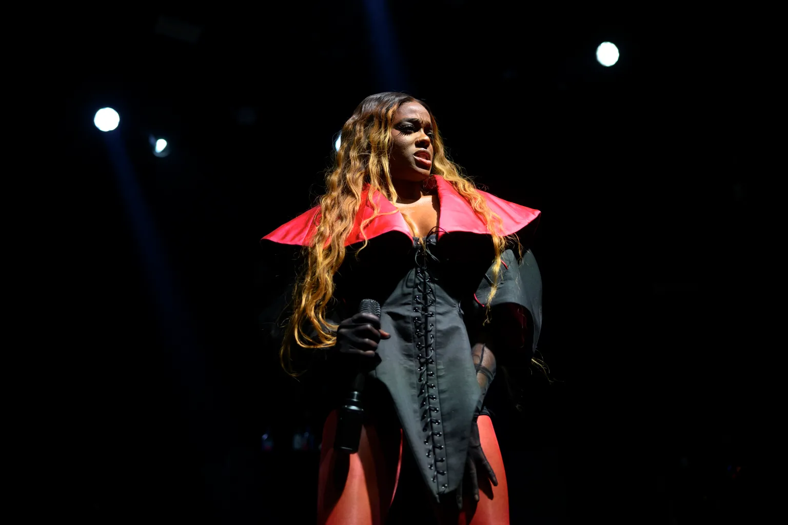Azealia Banks performs live on stage at Le Bataclan