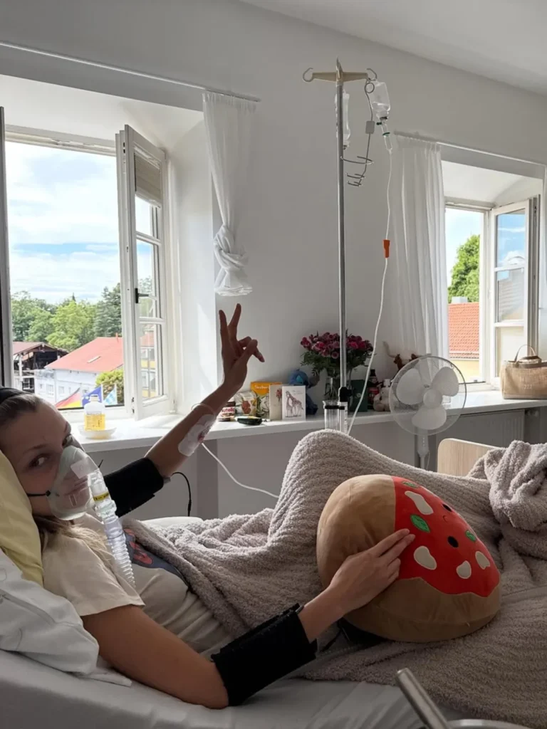 Bella Hadid Hospital Photos