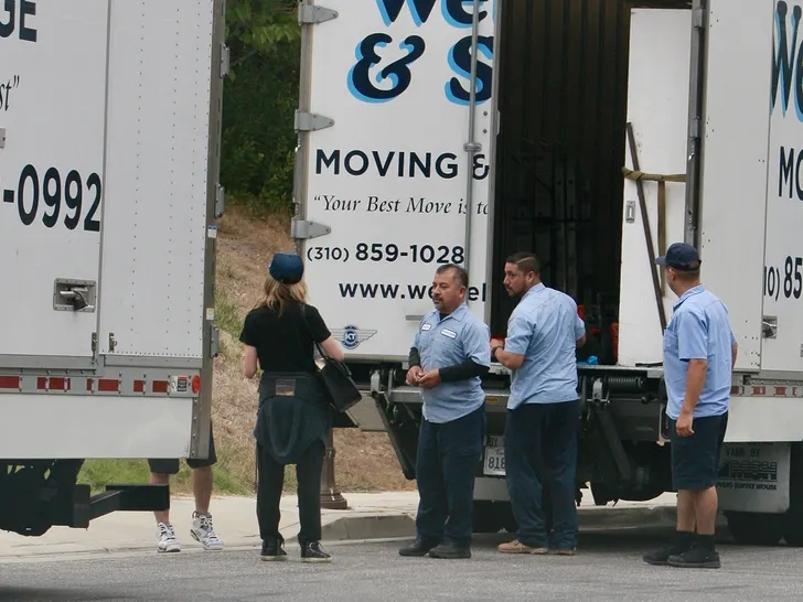 Denise Richards Moves Out With 15 Dogs Amid Divorce Drama