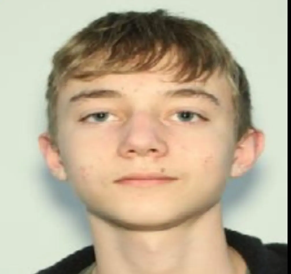 Colorado Teen Opens Fire at School — 2 Students Shot 1 Desmond Holly, 16, was identified as the disturbed teen gunman who caused havoc at Evergreen High School before he turned the gun on himself and later died at the hospital