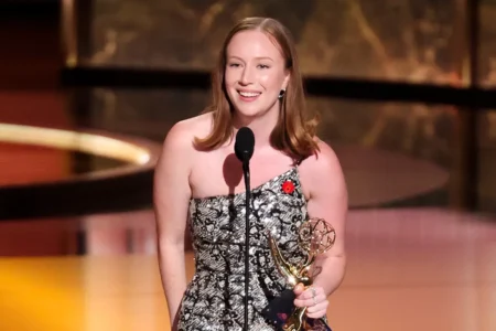 Hannah Einbinder’s Emmy Speech Slams ICE — DHS Fires Back Hannah Einbinder
