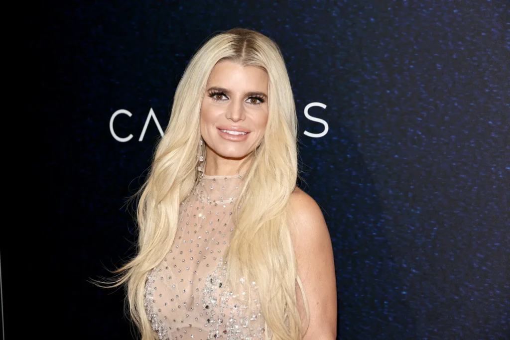 Jessica Simpson Declares She’s Single at 2025 VMAs Jessica Simpson