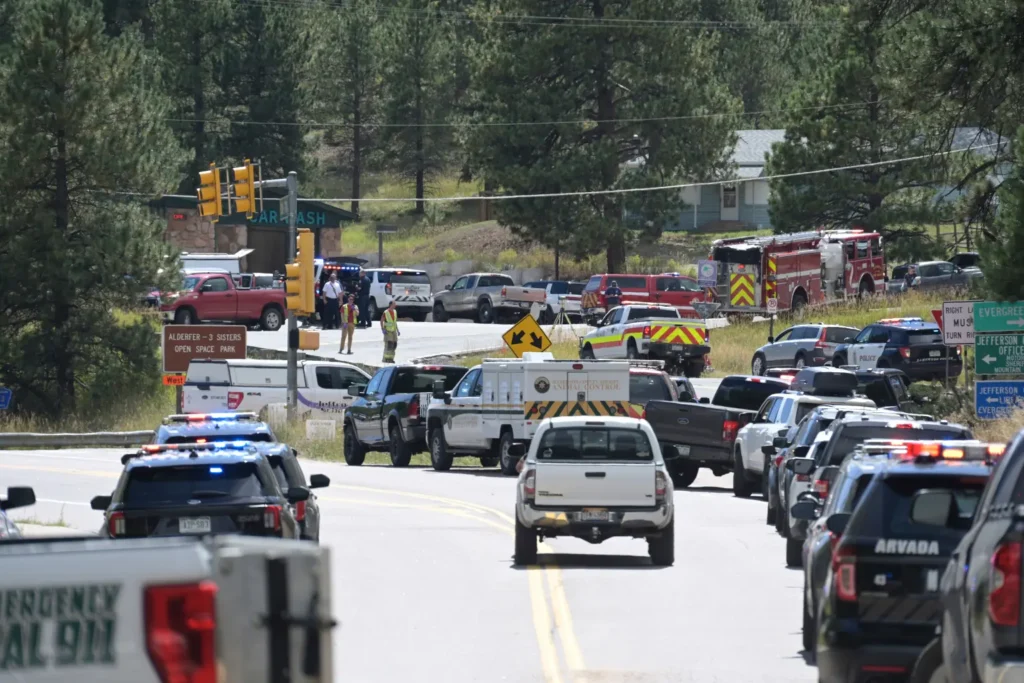 Colorado Teen Opens Fire at School — 2 Students Shot 2 Law enforcement and emergency personnel respond to a shooting at Evergreen High School
