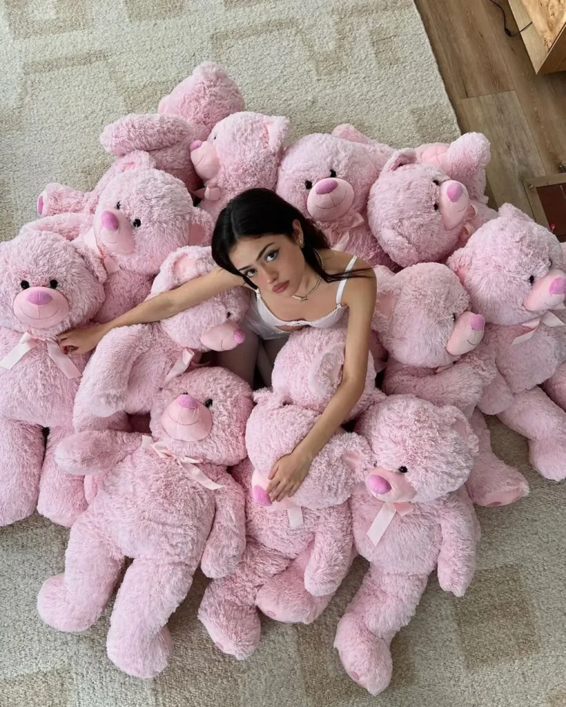 Selena Gomez, Cardi B & More Celebrate Teddy Bear Day in Style 1 Nailea Devora