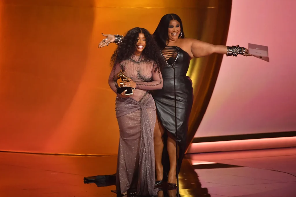 SZA Defends Lizzo Amid Lawsuits: “She Healed Herself” SZA Lizzo