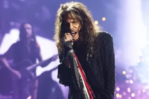 Steven Tyler performs at the 2025 MTV Video Music Awards