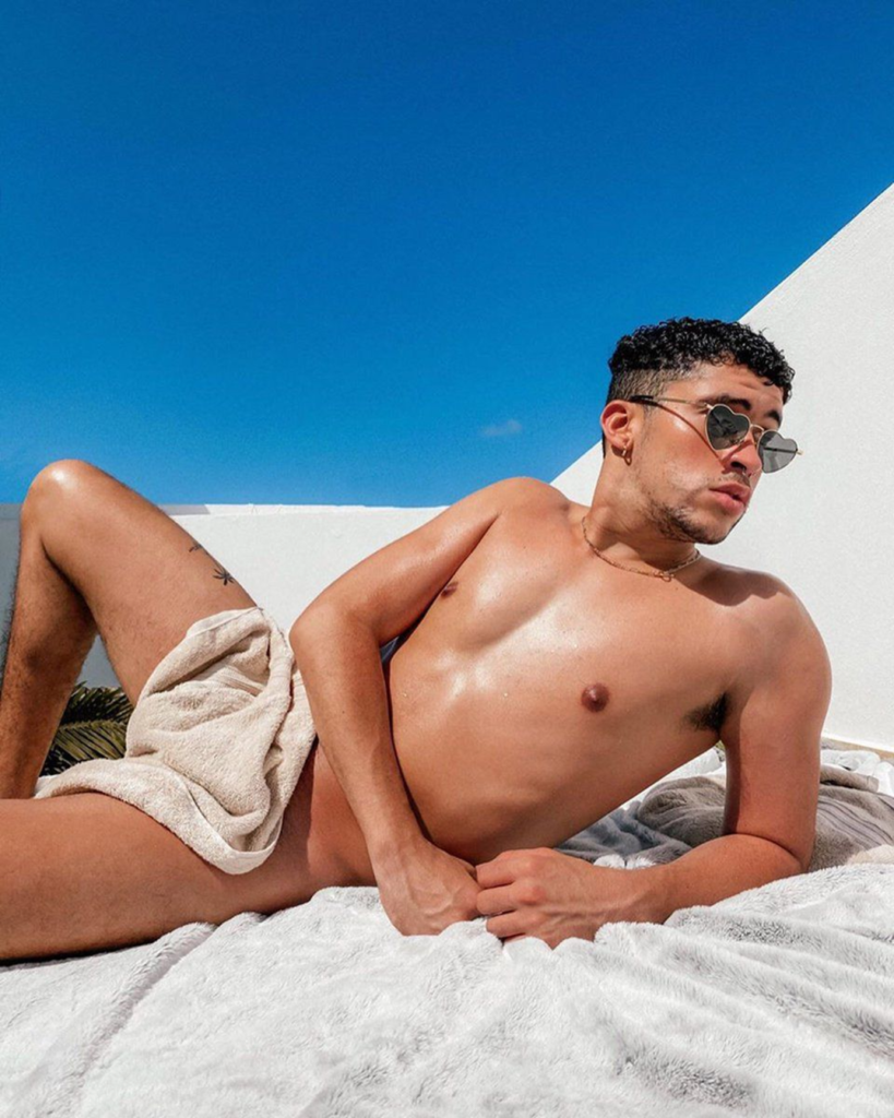 Bad Bunny Might Have WWE Star as Backup Dancer at Super Bowl 4 Bad Bunny Hot Shots