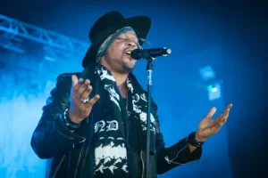 D’Angelo performs on stage at O2 Academy Birmingham