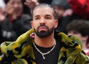 Drake watches on as the Sacramento Kings play the Toronto Raptors