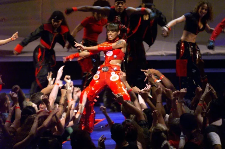 Wanya Morris Claps Back at Chilli: “B2M Never Betrayed Babyface”