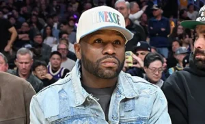 Floyd Mayweather Jr. attends the basketball game between the Phoenix Suns and the Los Angeles Lakers at Crypto.com Arena