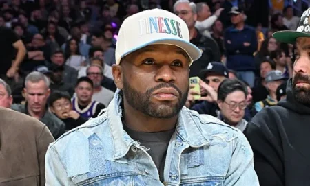 Floyd Mayweather Jr. attends the basketball game between the Phoenix Suns and the Los Angeles Lakers at Crypto.com Arena