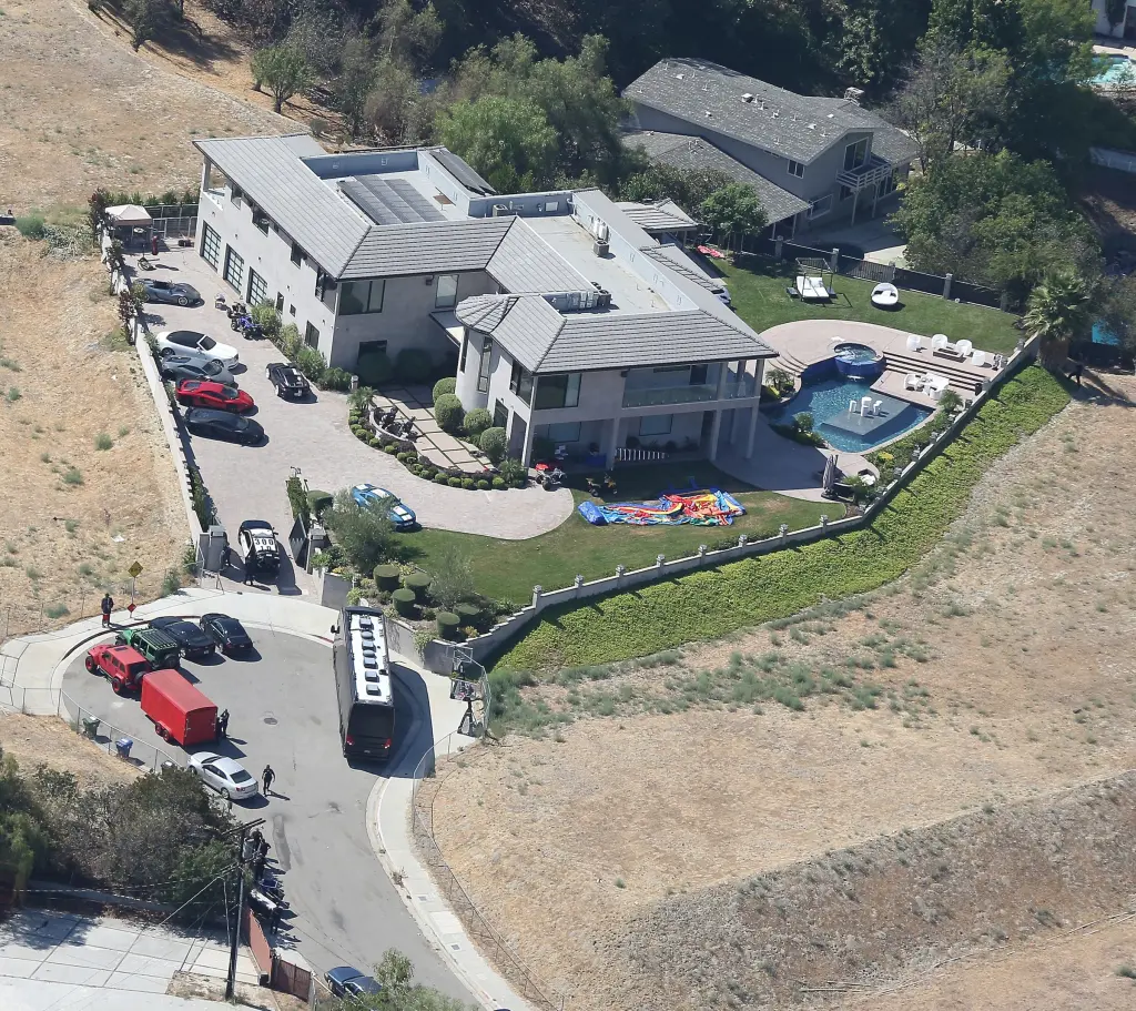 Intruder Arrested at Chris Brown’s Mansion After Fence Jump 1 Brown’s Tarzana home.