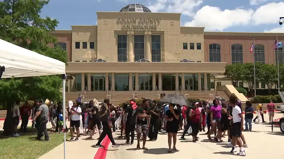 A crowd gathered in front of the Collin County courthouse house ahead of the Karmelo Anthony verdict June 9, 2026