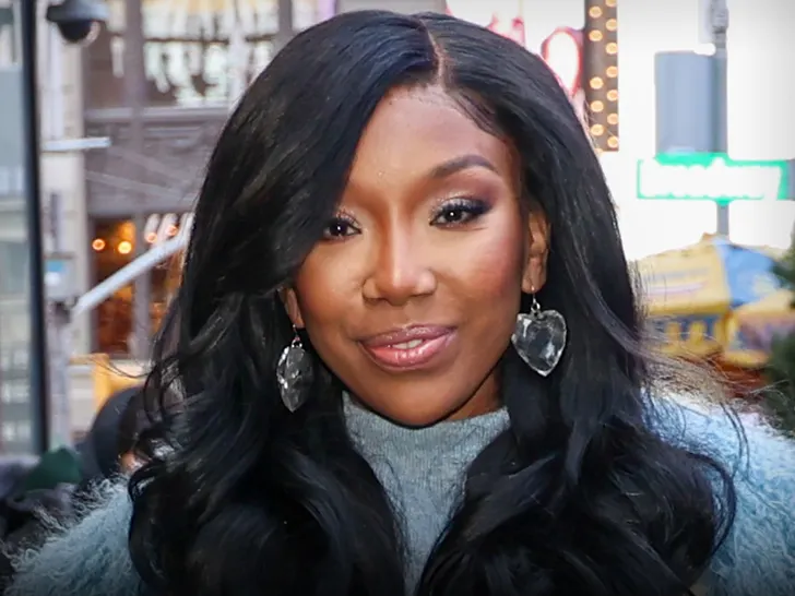 Brandy Addresses Online Health Speculation With Powerful Message About Body Judgment Brandy