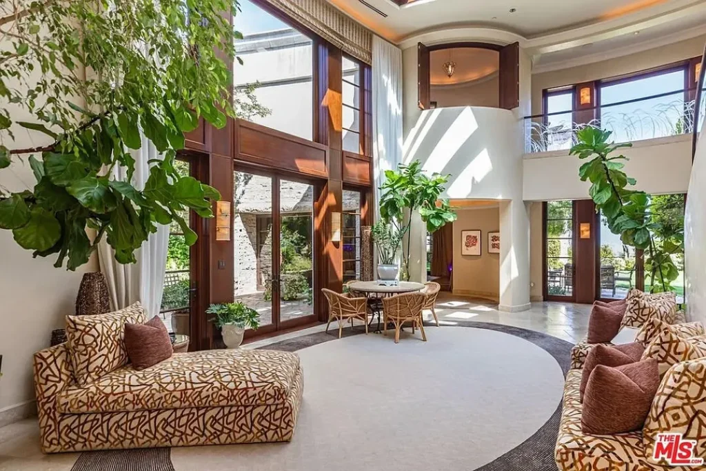 Quincy Jones Massive Estate inside