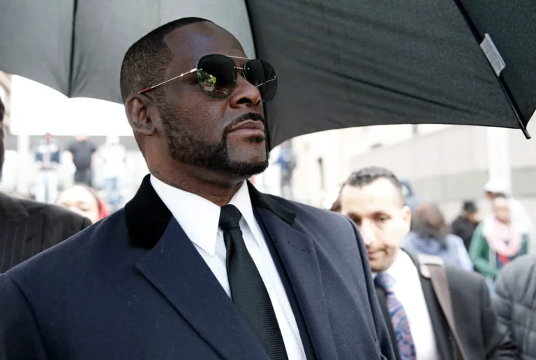 R. Kelly Asks President Trump to Commute Prison Sentence R. Kelly 3