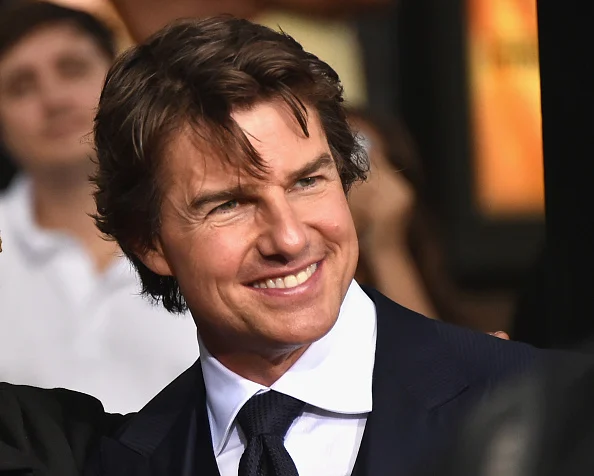 Tom Cruise Brings His Famous Coconut Cake to Jennifer Hudson Tom Cruise