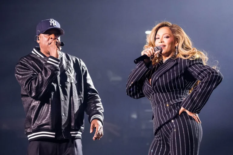 Jay-Z Brings Out Beyoncé and Rihanna at Yankee Stadium Jay Z and Beyoncé