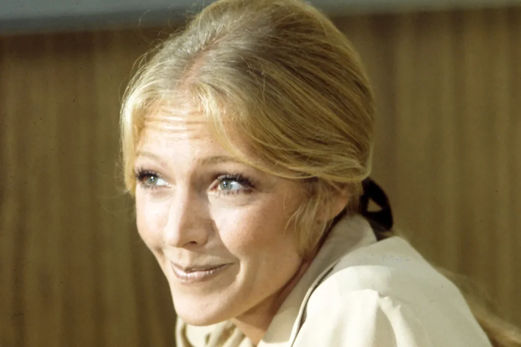 "Casino Royale" Actress Joanna Pettet Dies at 83 6 Joanna Pettet in The Weekend Nun.