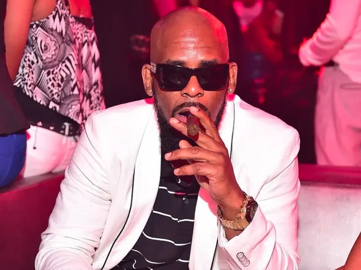 R. Kelly Asks President Trump to Commute Prison Sentence 5 R. Kelly Through The Years