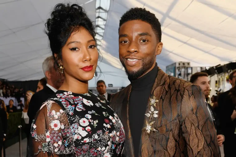 Simone Ledward and Chadwick Boseman attend the 25th Annual Screen Actors Guild Awards on January 27, 2019 in Los Angeles, California.