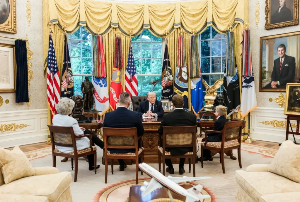 Spencer Pratt posted a photo showing him with President Donald Trump in the Oval Office