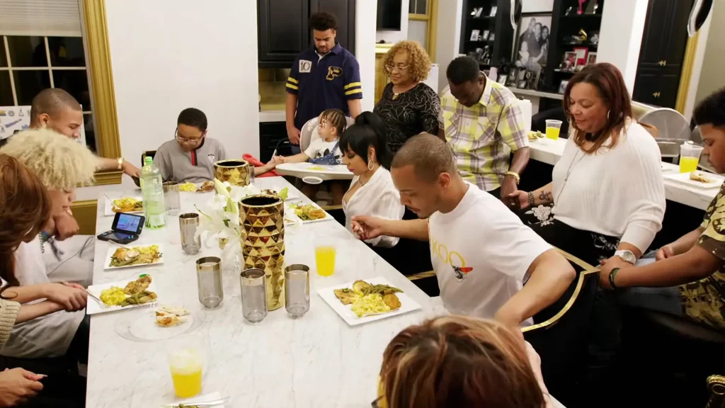 The Harris Family Comes Together for Dinner T.I. & Tiny Friends & Family Hustle.