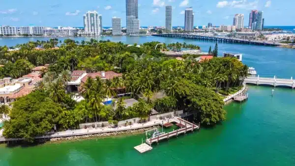 Sean 'Diddy' Combs Sells Star Island Mansion for $55 Million 7 sean diddy combs star island home