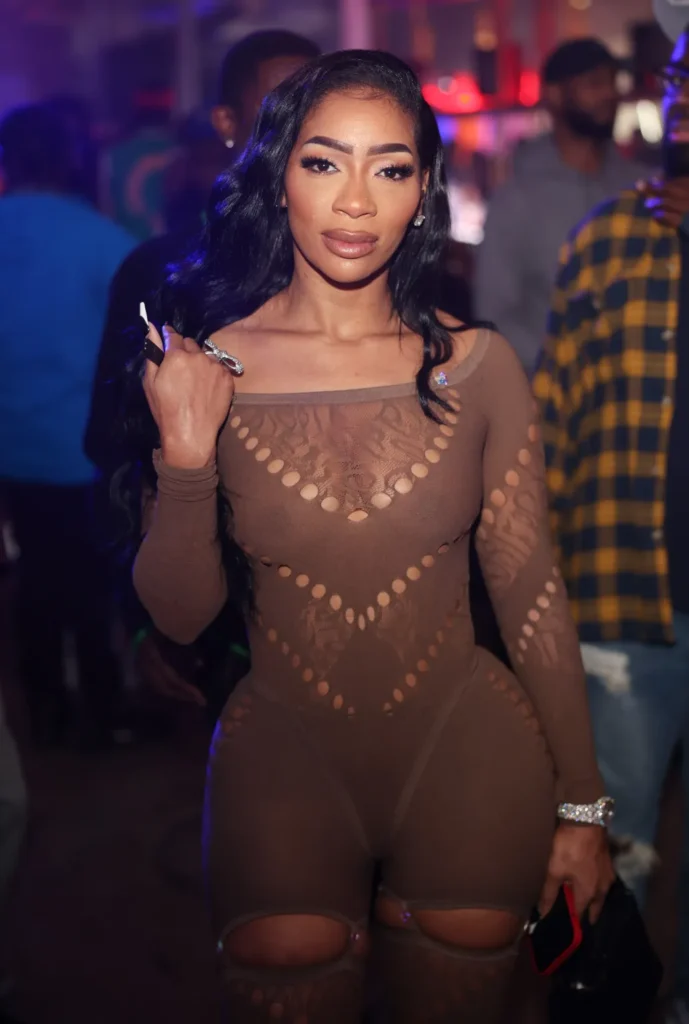 tommie lee attends beats bar